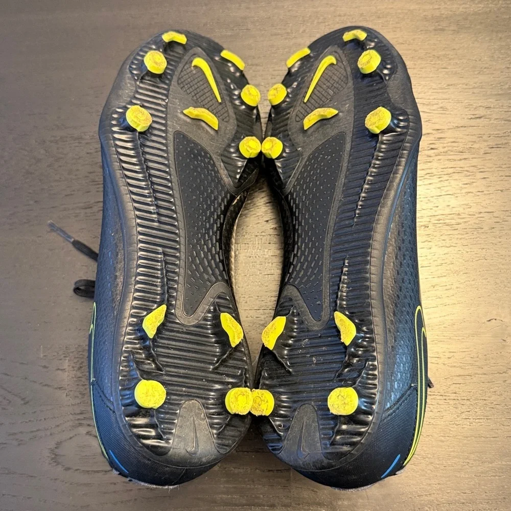 Nike Phantom youth Black Soccer Shoes